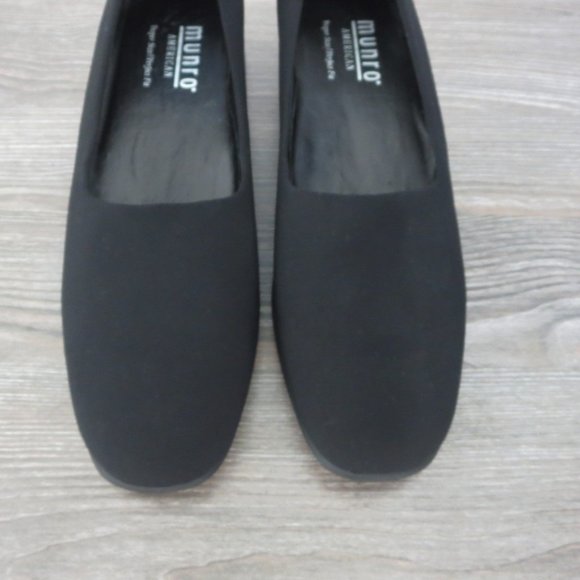 Munro Jet Black Traveler Shoes 1.5" Low Heel Square Closed Toe Slip On Sz 7 - Picture 8 of 15